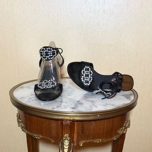 Enzo Angiolini Black Satin evening Sandals, Size 6